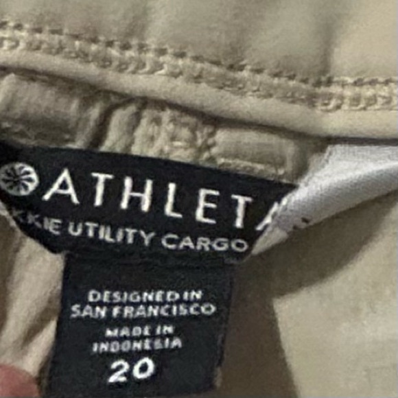 Athleta Trekkie Utility Cargo Pants Cream Women’s Size 20 - Picture 10 of 16